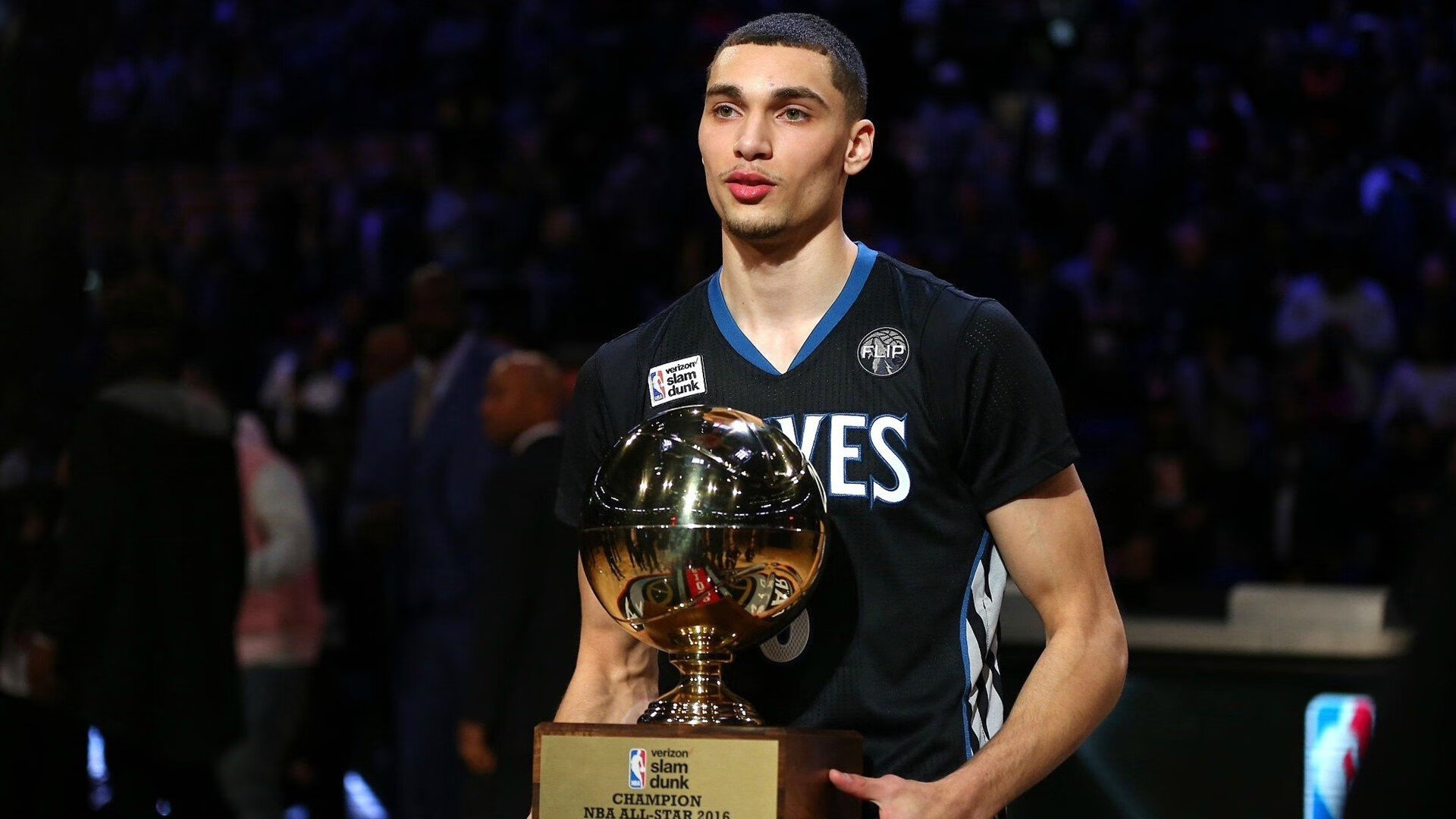 开云·体育官网APP下载-马刺队采取年轻化战略，未来可期，马刺2020年